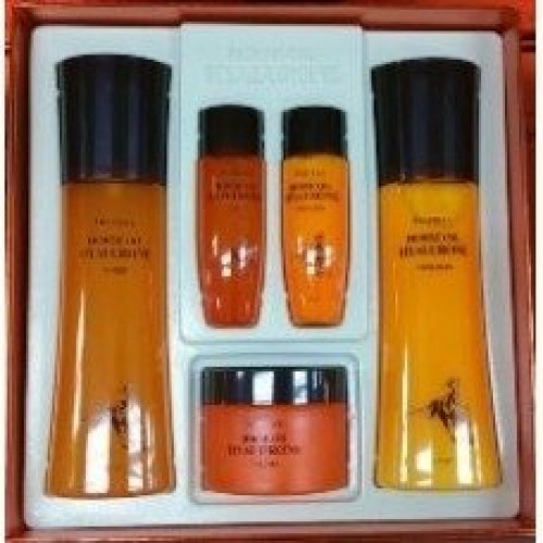 Подарочный набор Deoproce Horse Oil Hyalurone Skin Care 3 Set с гиалуроновой кислотой и лошадиным жиром, 150 мл + 150 мл + 50 мл + 2х30 мл